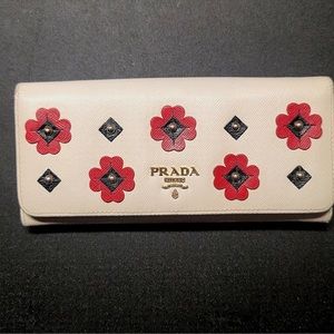 Rare Prada Saffiano Fiori Leather Floral Detail Wallet
